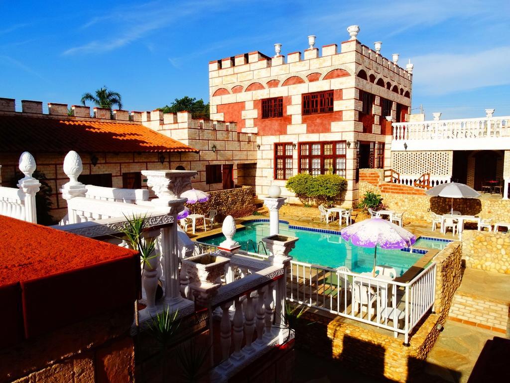 Pousada Al Castello Di Giulietta E Romeo Pirenópolis Exterior foto