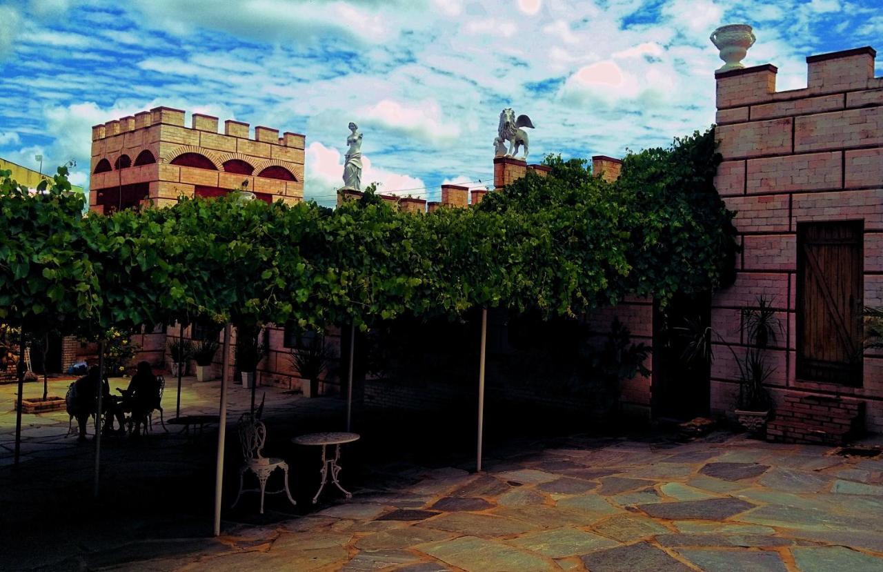 Pousada Al Castello Di Giulietta E Romeo Pirenópolis Exterior foto